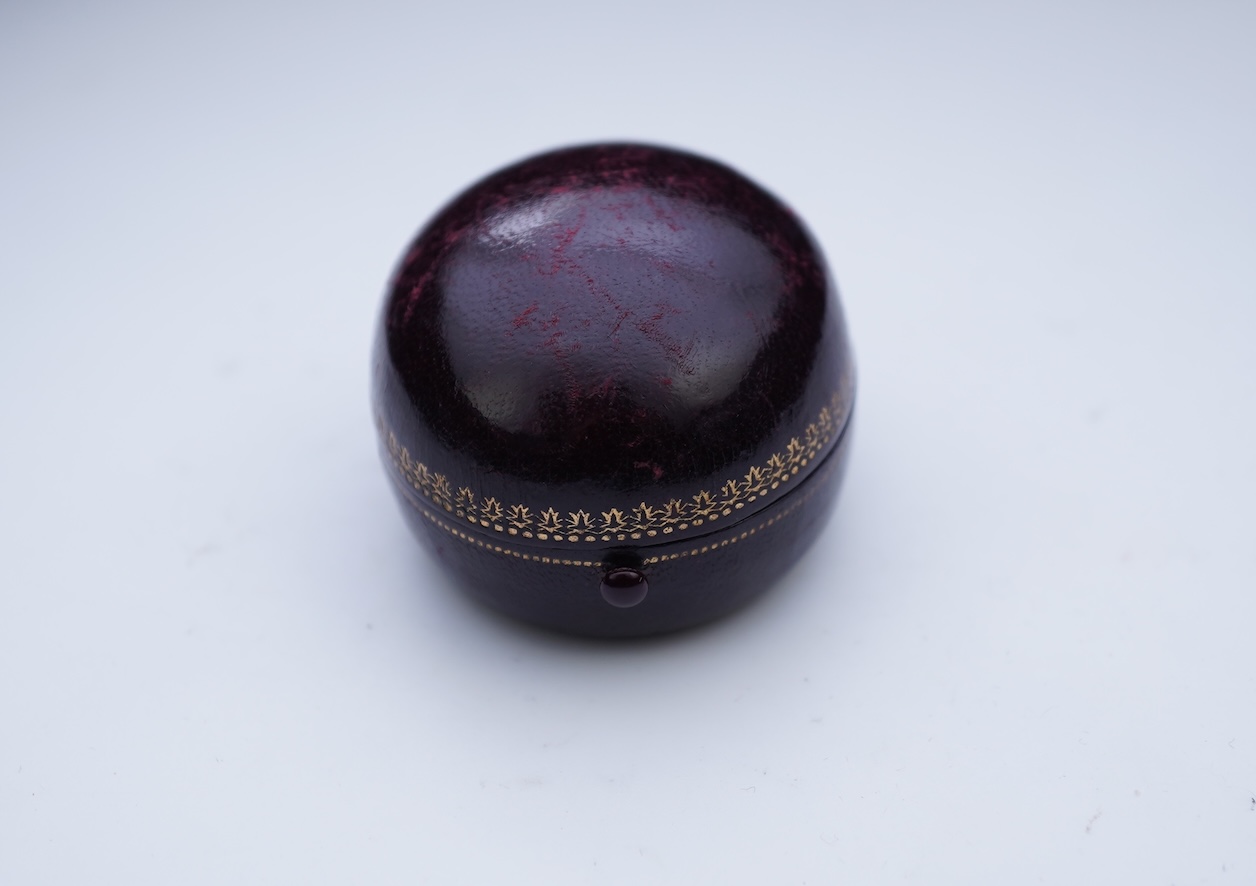 A multi-gem ring